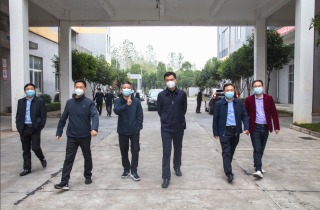 澧縣縣委副書記、縣長王啟武深入湖南萌恒調研