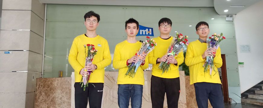 “三八婦女節”，萌恒為女同胞送鮮花表祝福