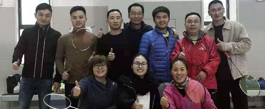 萌恒抽紗獲江北工業(yè)區(qū)“萌恒杯”職工羽毛球團體賽冠軍